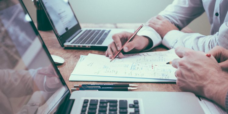 Freelance Educator - Photo by Helloquence on Unsplash
