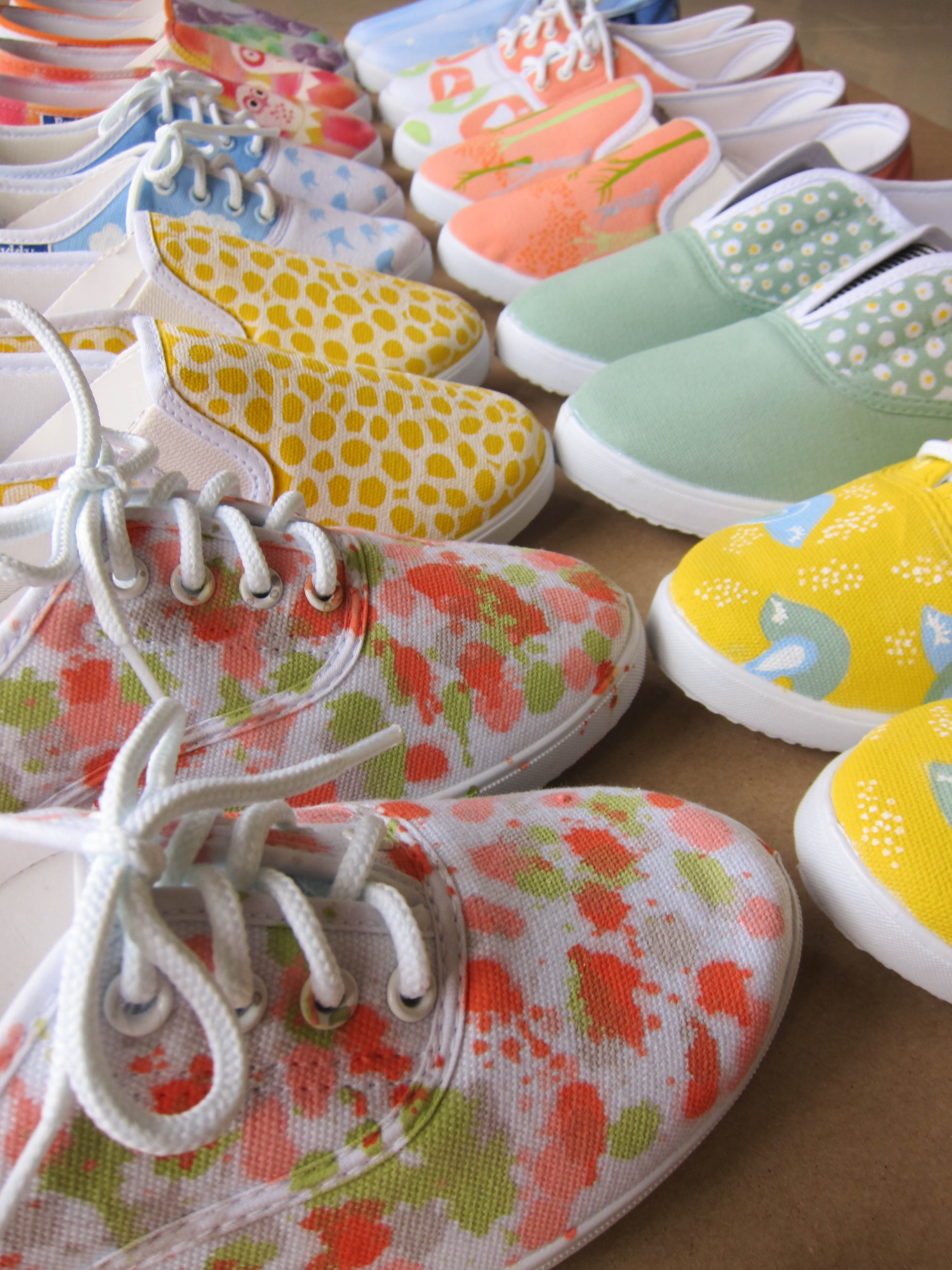 เพ้นท์รองเท้า