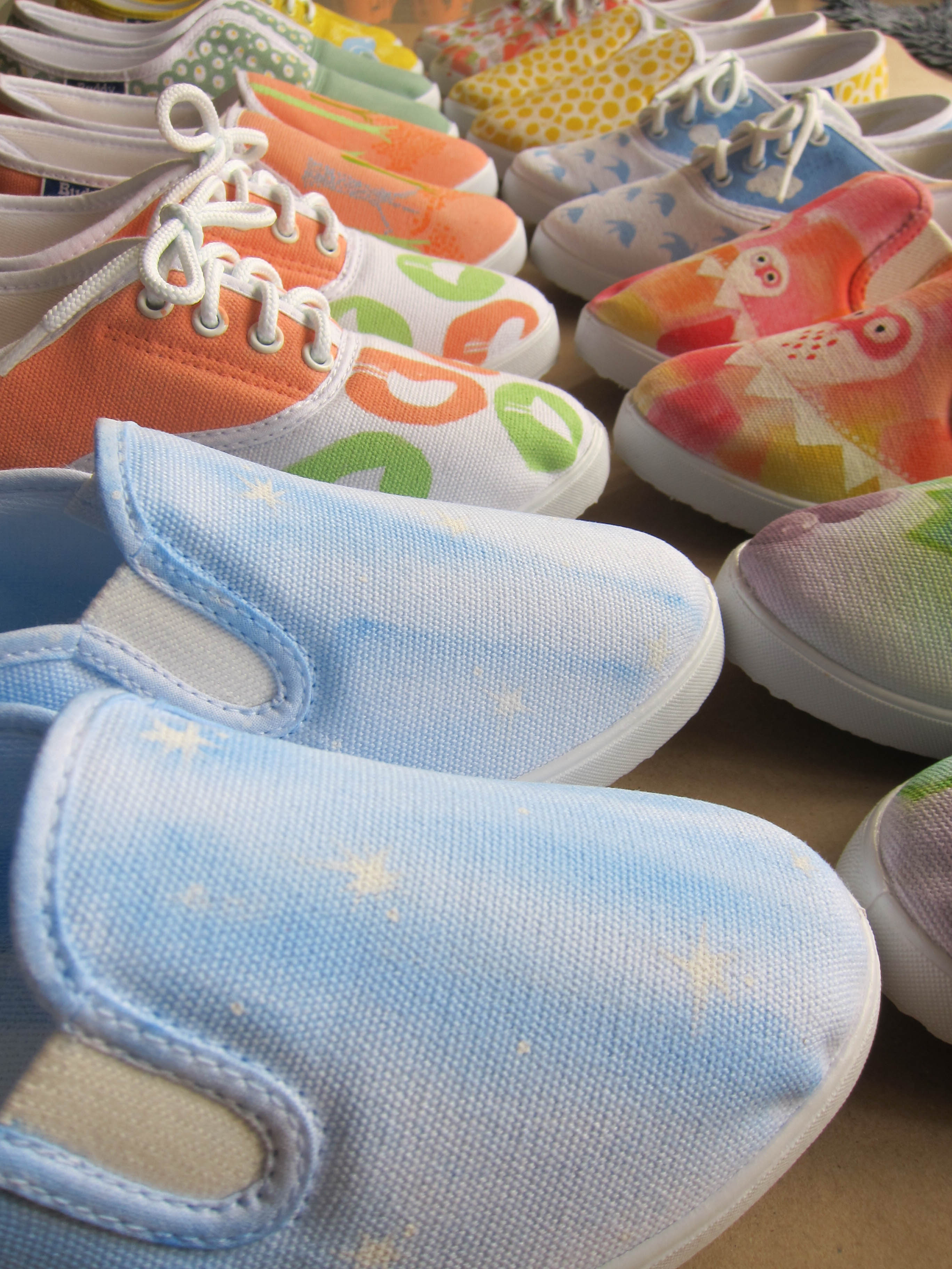 canvas_shoes_painting_colour_art_design_Cover 02