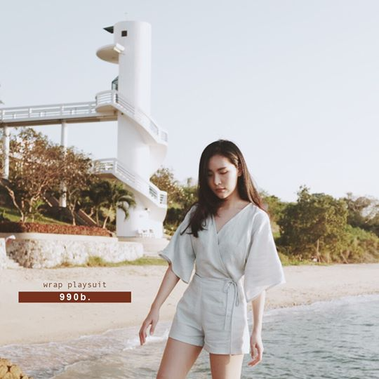 จั๊มสูทขาสั้น