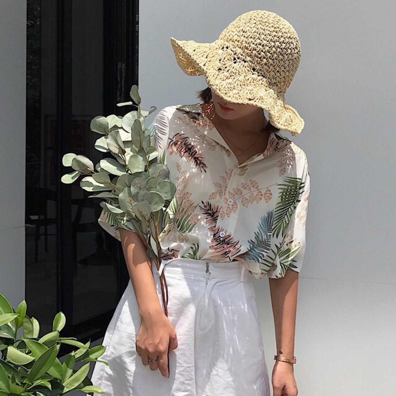 เสื้อเชิ้ต แขนสั้น Leaves Printing Hawaii Shirt - 250 THB