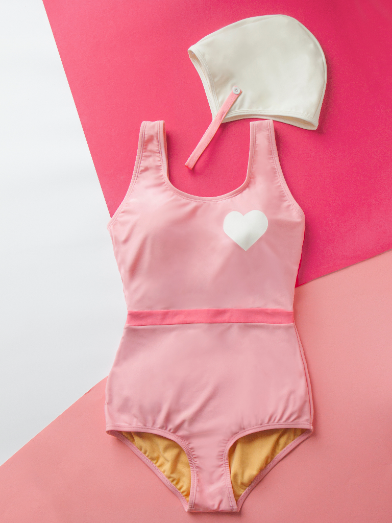 ชุดว่ายน้ำผู้หญิง The Heart in Pink_1