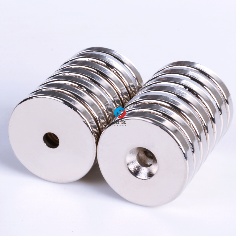 4x Strong 15mm x 5mm with 5mm Hole Neodymium Disc with Ring Hole Magnets