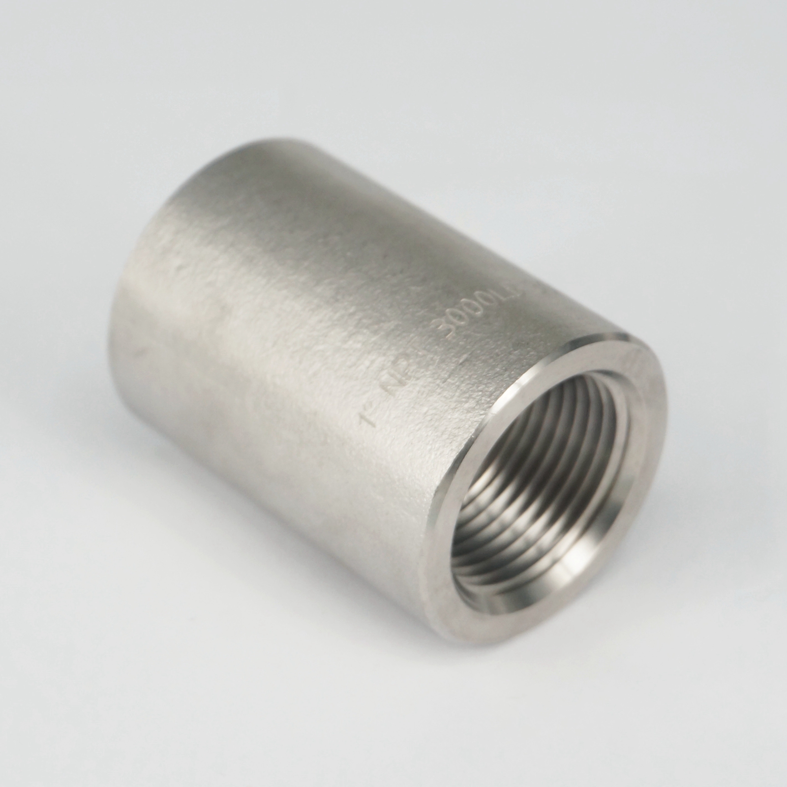 3/8" NPT Female 304 Stainless Steel Full Socket Pipe Fitting