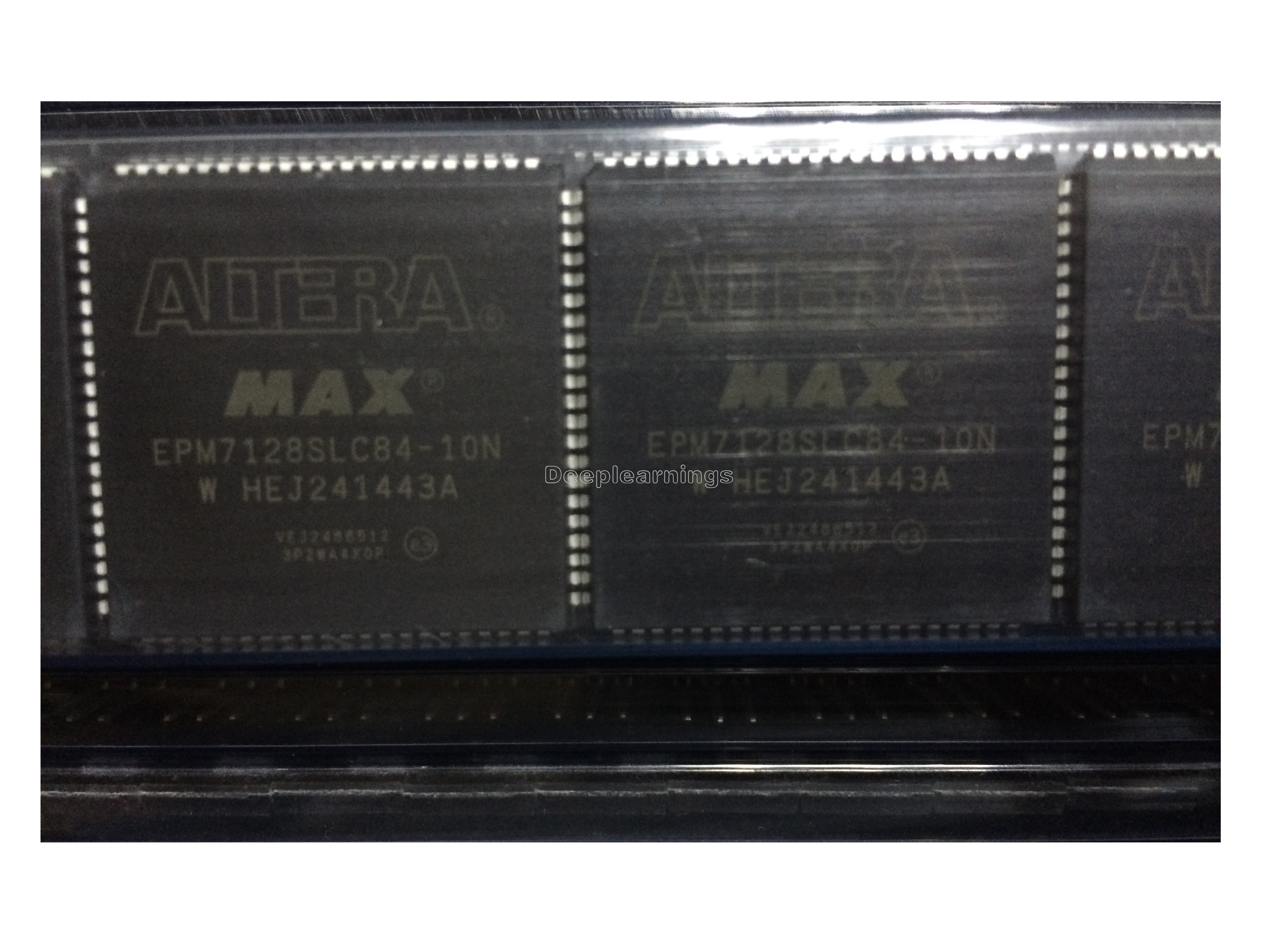 2PCS EPM7128SLC84-15 Encapsulation:PLCC-84,MAX 7000 Programmable Logic Device