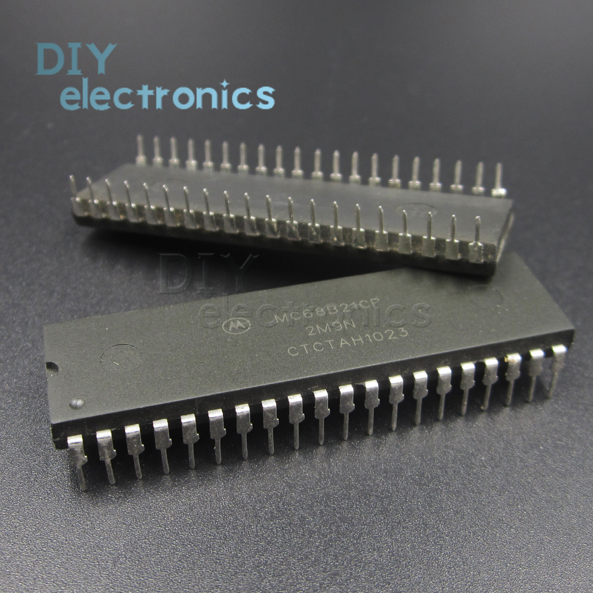 1PCS NEW IC R65C02P4 DIP40 GOOD QUALITY