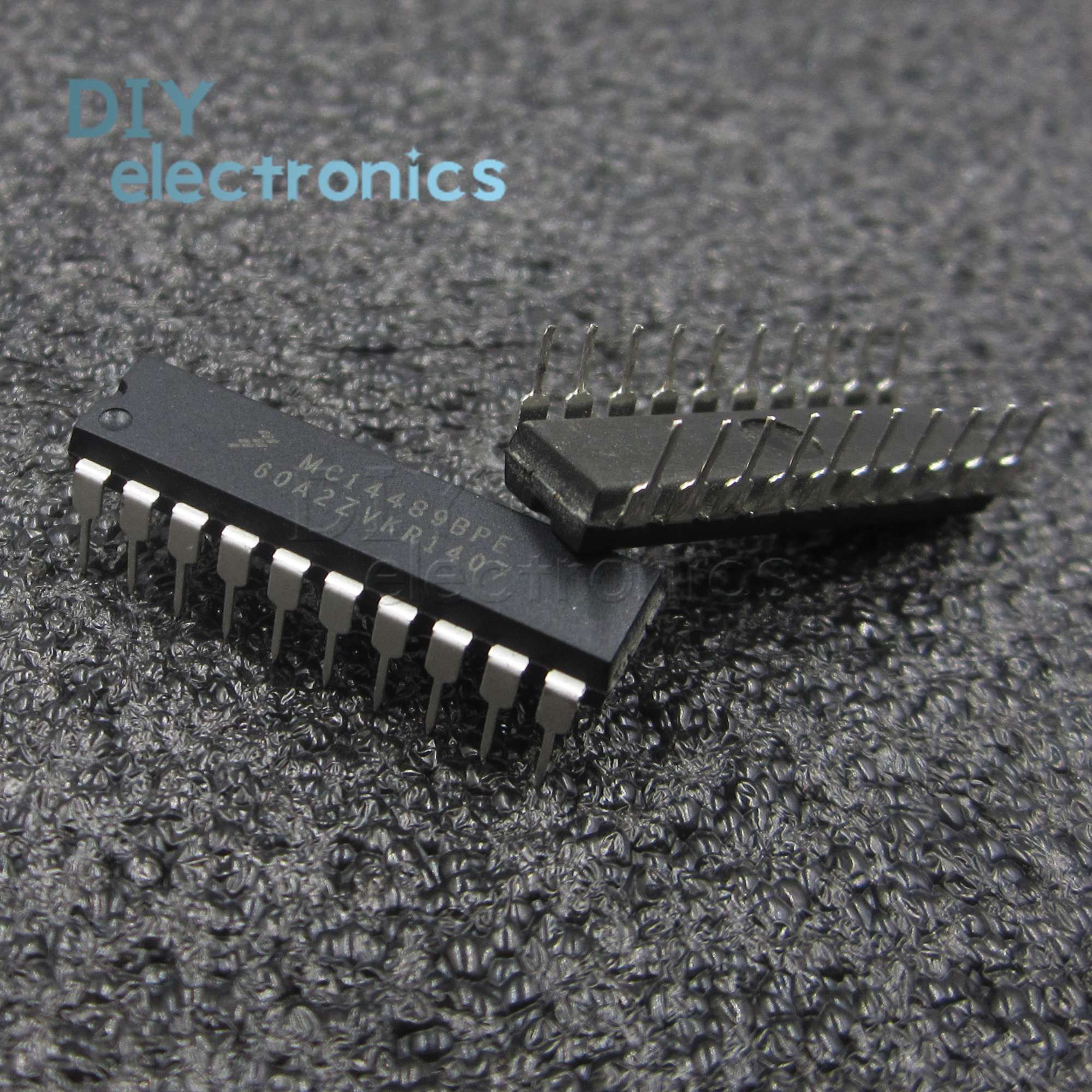1PCS//5PCS MC14489BPE MC14489 DIP-20 MuIti-Character lED Display//lamp Driver IC