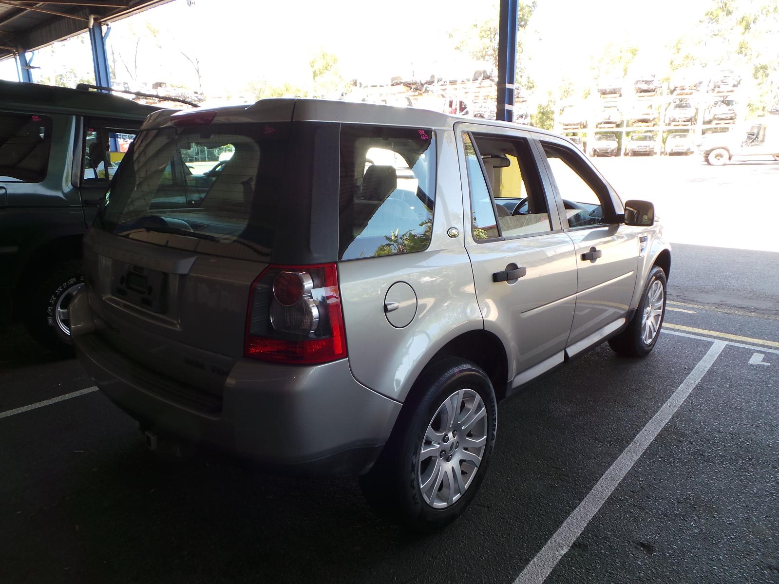2009 Land Rover Freelander Wiper Linkage View Auto part Wiper Linkage Land Rover Freelander 2009