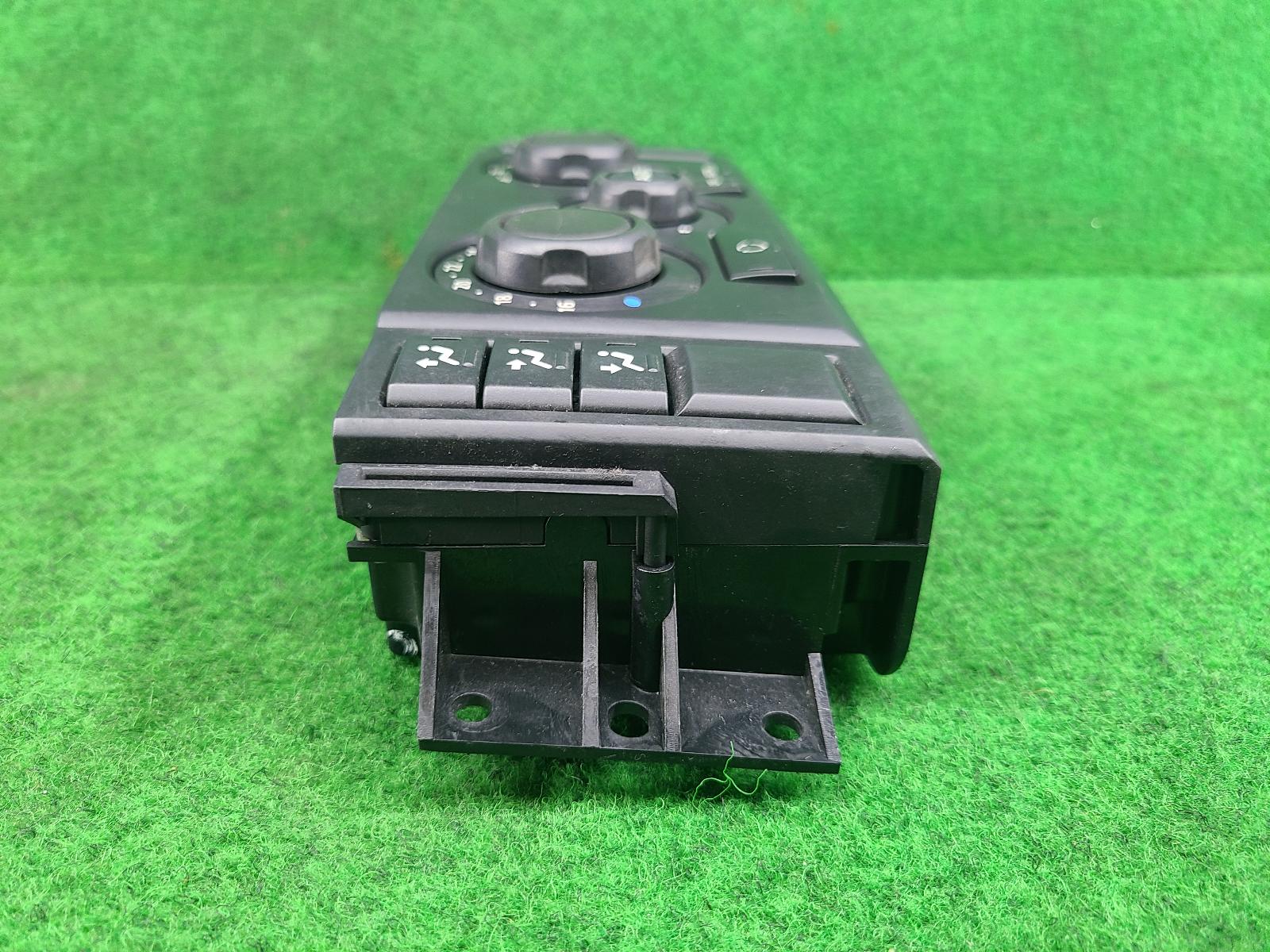 View Auto part Heater/Ac Controls Land Rover Rangerover Sport 2008
