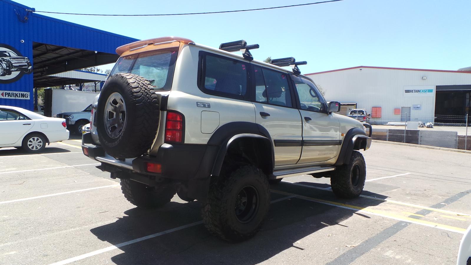 Nissan patrol 2000