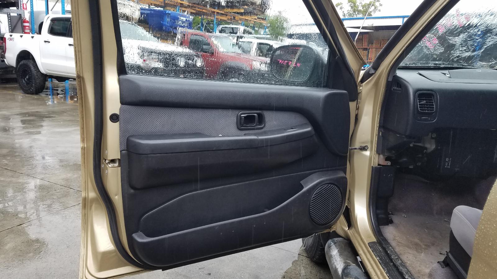 View Auto part Ecu Nissan Pathfinder 2004