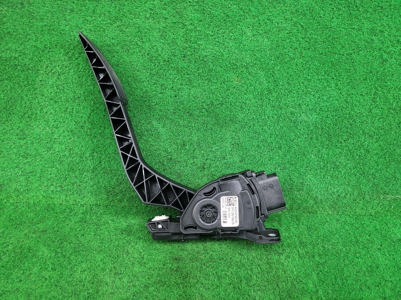 2012 Land Rover Discovery Pedal Assembly View Auto part Pedal Assembly Land Rover Discovery 2012