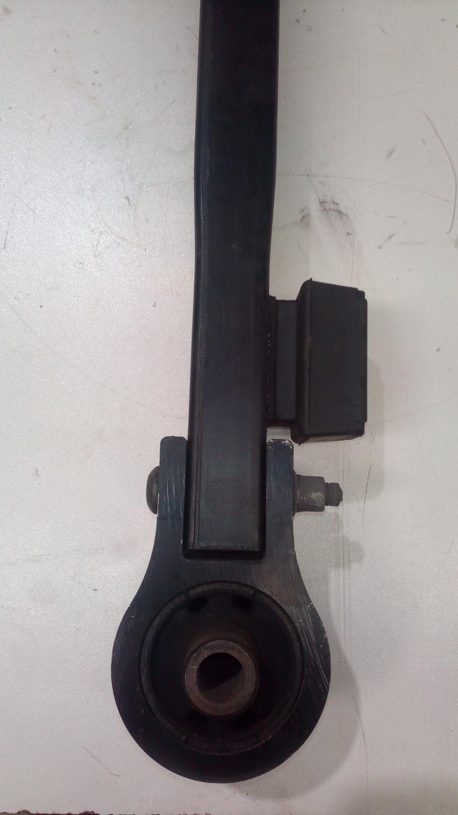 1998 Land Rover Rangerover Right Rear Trailing Arm View Auto part Right Rear Trailing Arm Land Rover Rangerover 1998