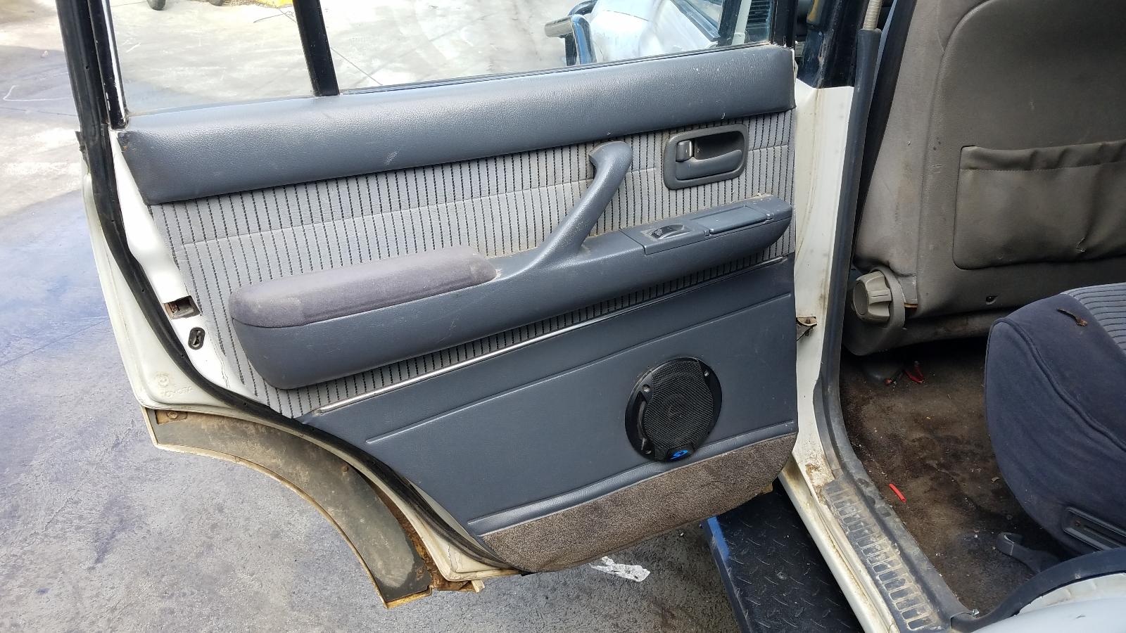 1990 Toyota Landcruiser Trans/Gearbox View Auto part Trans/Gearbox Toyota Landcruiser 1990