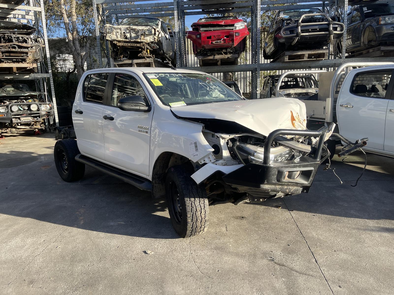 View Auto part Right Rear Door Sliding Toyota Hilux 2019