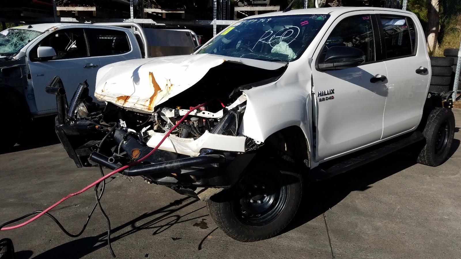 View Auto part Right Rear Door Sliding Toyota Hilux 2019