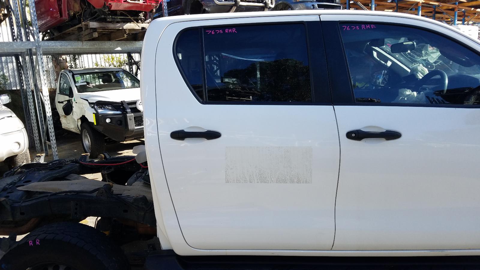 View Auto part Right Rear Door Sliding Toyota Hilux 2019