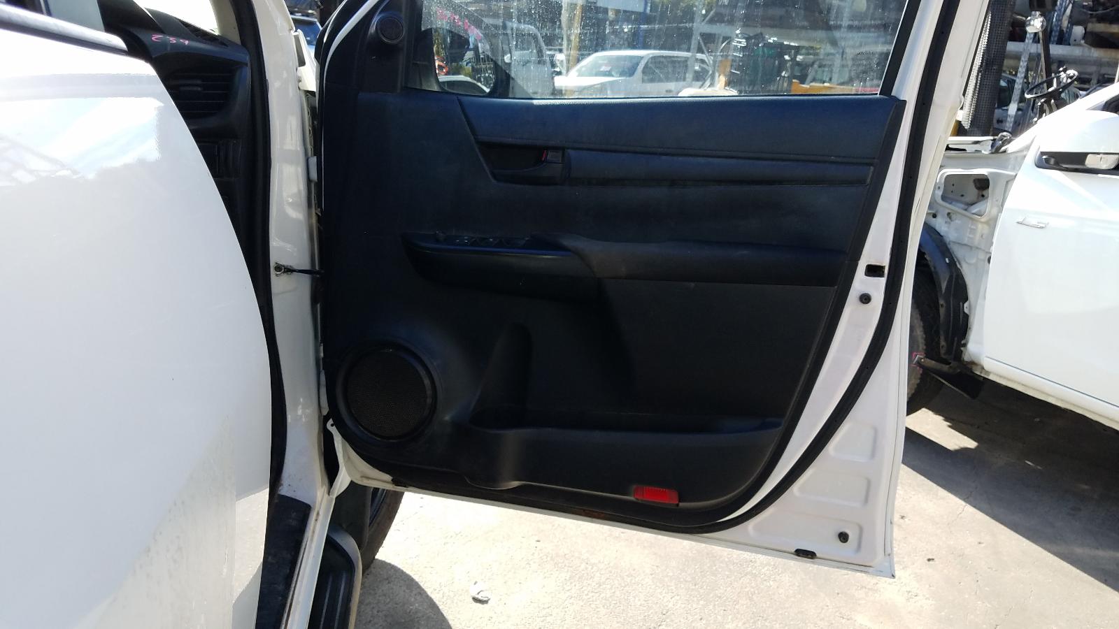 View Auto part Right Rear Door Sliding Toyota Hilux 2019