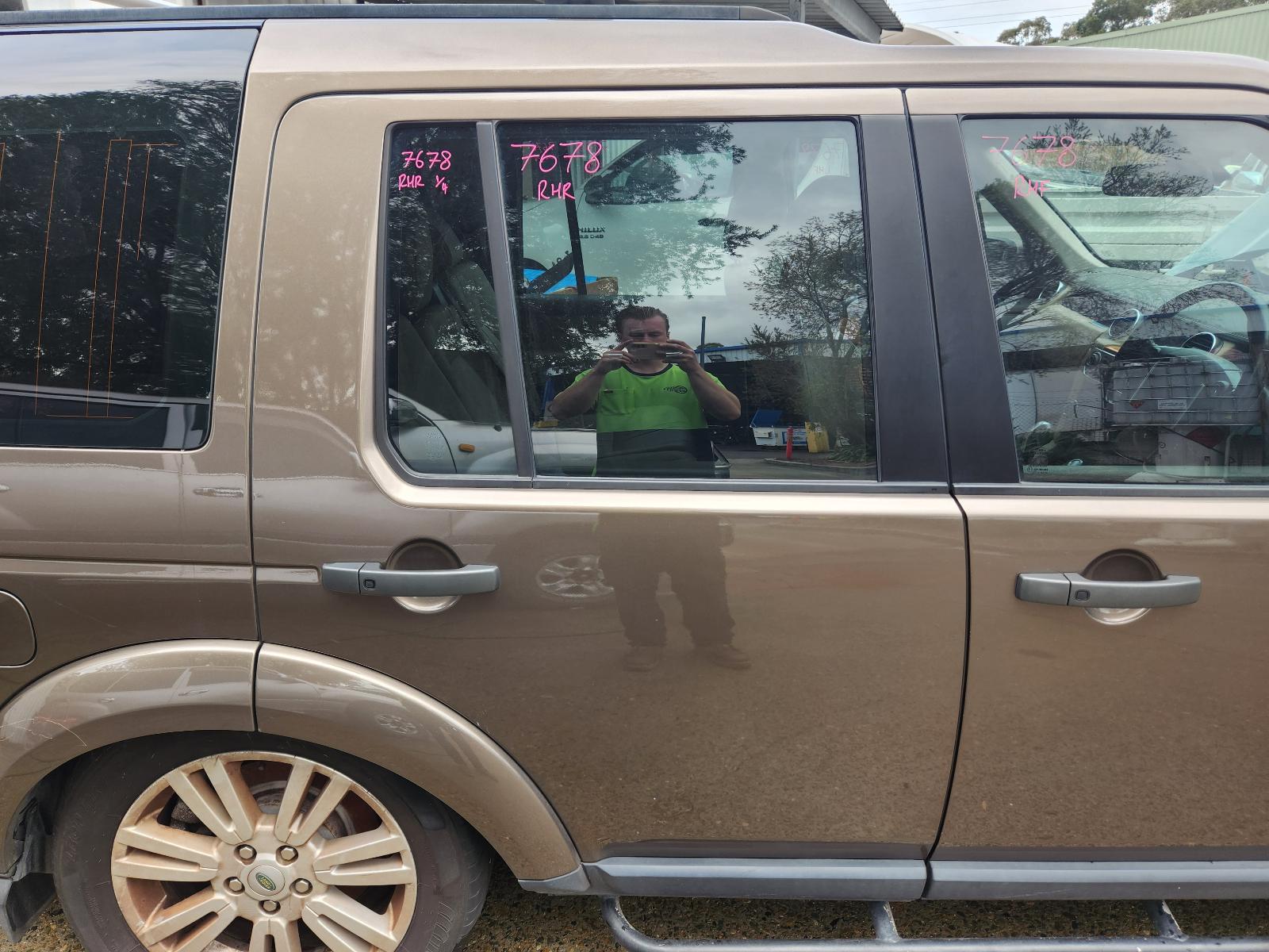 Land Rover Discovery 2010 4 Door Station Wagon View Land Rover Discovery 2010 4 Door Station Wagon