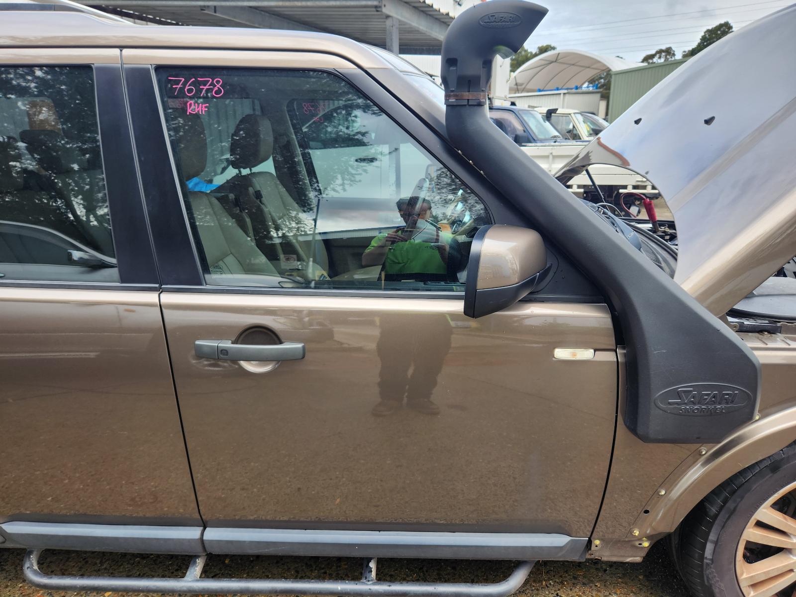 Land Rover Discovery 2010 4 Door Station Wagon View Land Rover Discovery 2010 4 Door Station Wagon