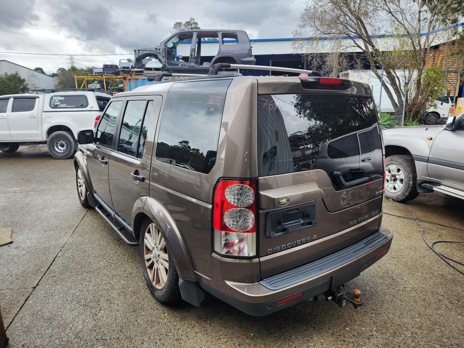 Land Rover Discovery 2010 4 Door Station Wagon View Land Rover Discovery 2010 4 Door Station Wagon