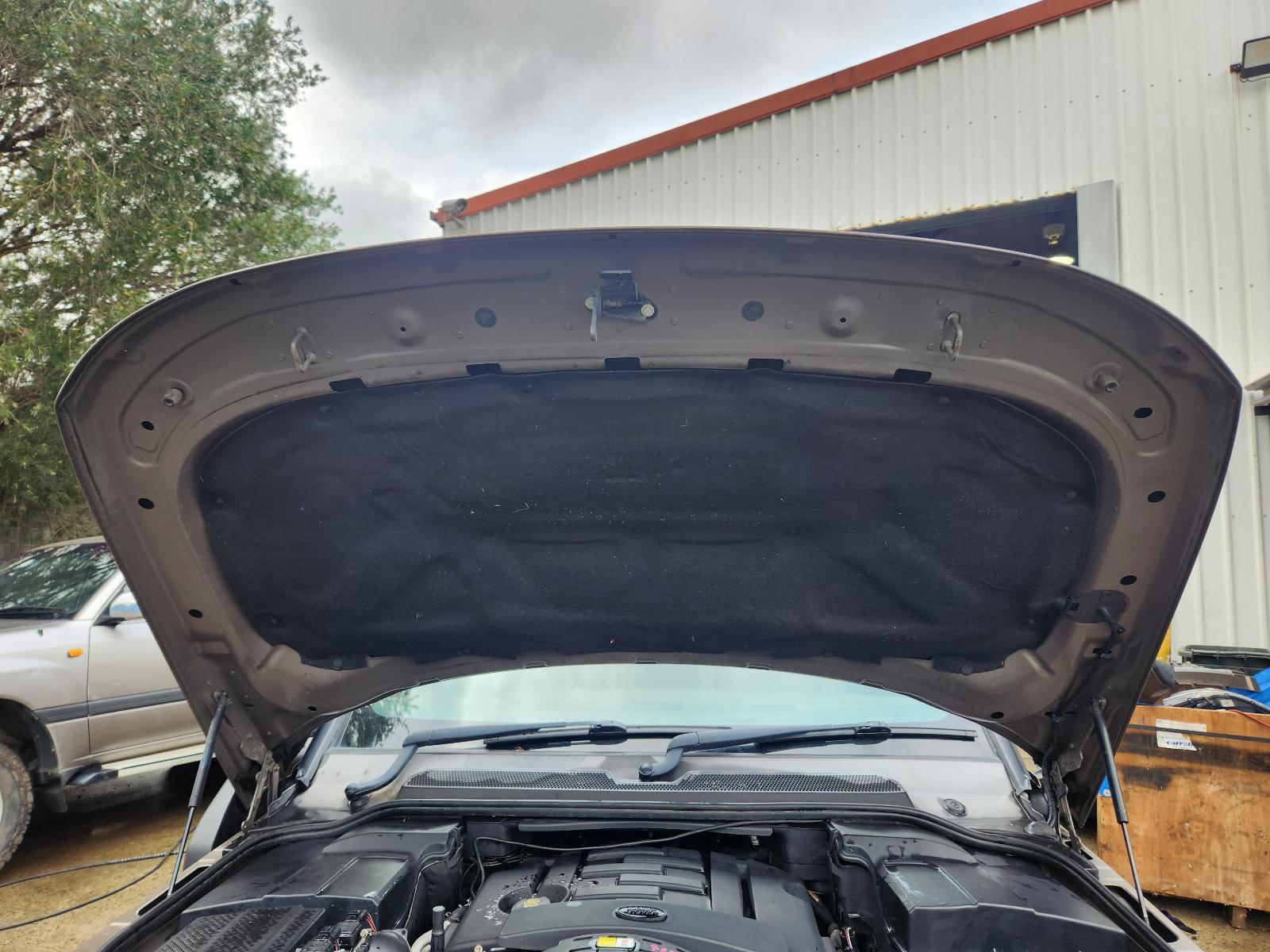 Land Rover Discovery 2010 4 Door Station Wagon View Land Rover Discovery 2010 4 Door Station Wagon