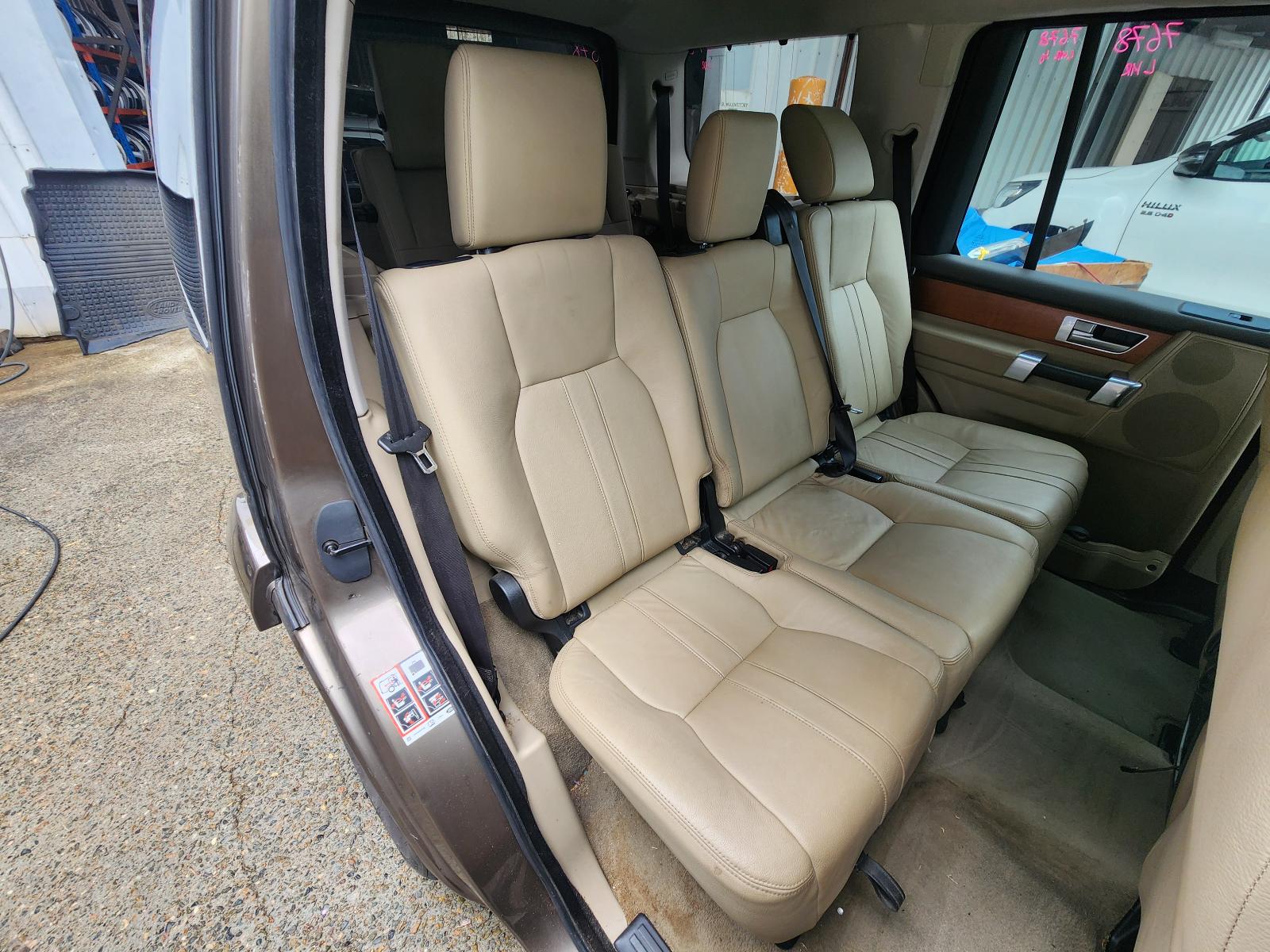 Land Rover Discovery 2010 4 Door Station Wagon View Land Rover Discovery 2010 4 Door Station Wagon