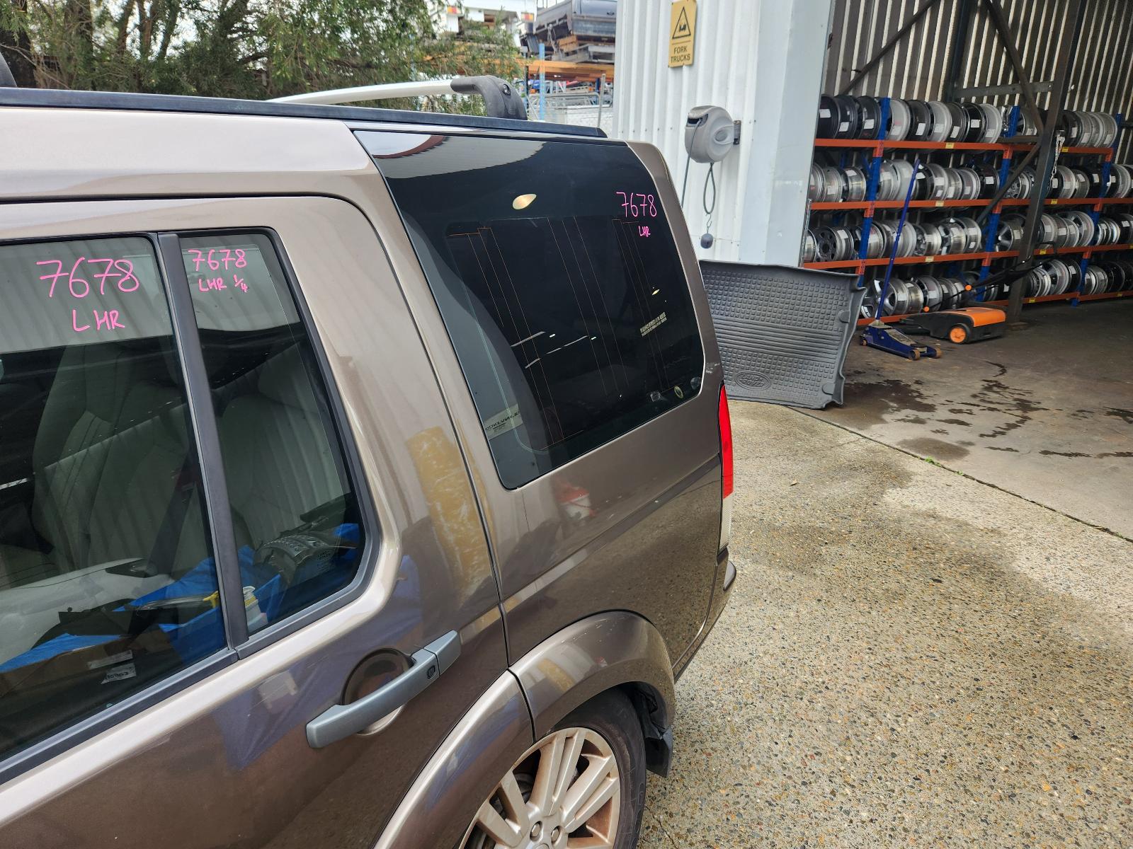 Land Rover Discovery 2010 4 Door Station Wagon View Land Rover Discovery 2010 4 Door Station Wagon