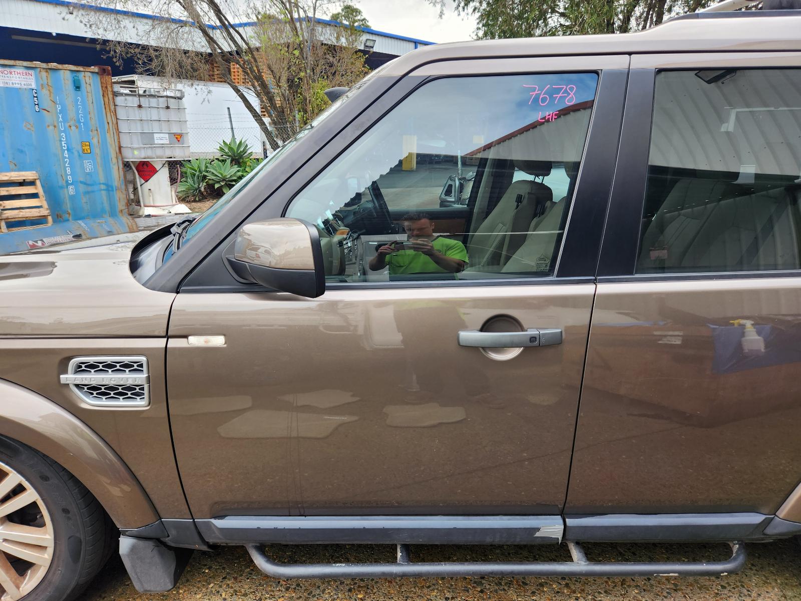 Land Rover Discovery 2010 4 Door Station Wagon View Land Rover Discovery 2010 4 Door Station Wagon