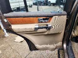 View Land Rover Discovery 2010 4 Door Station Wagon