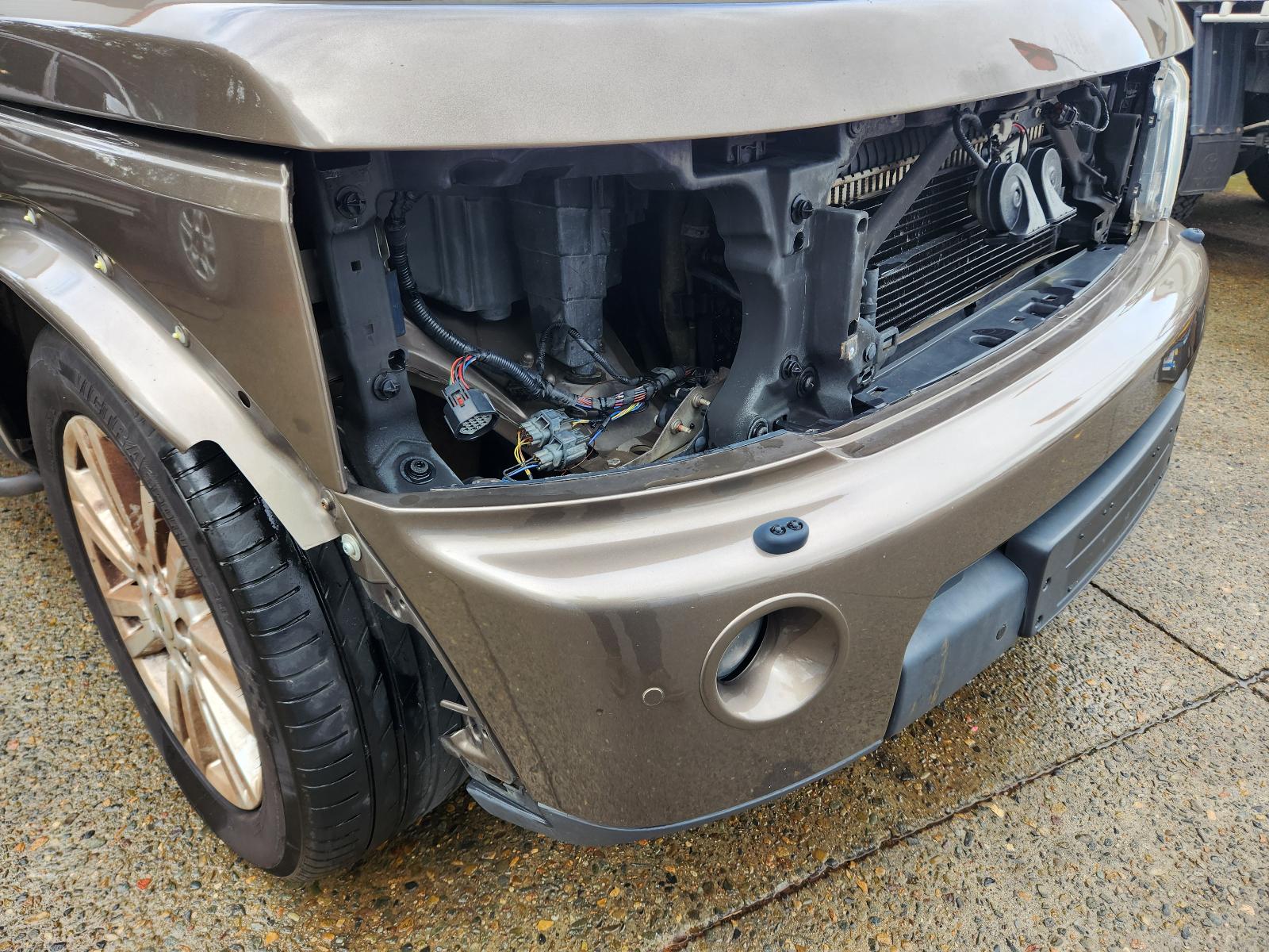 Land Rover Discovery 2010 4 Door Station Wagon View Land Rover Discovery 2010 4 Door Station Wagon