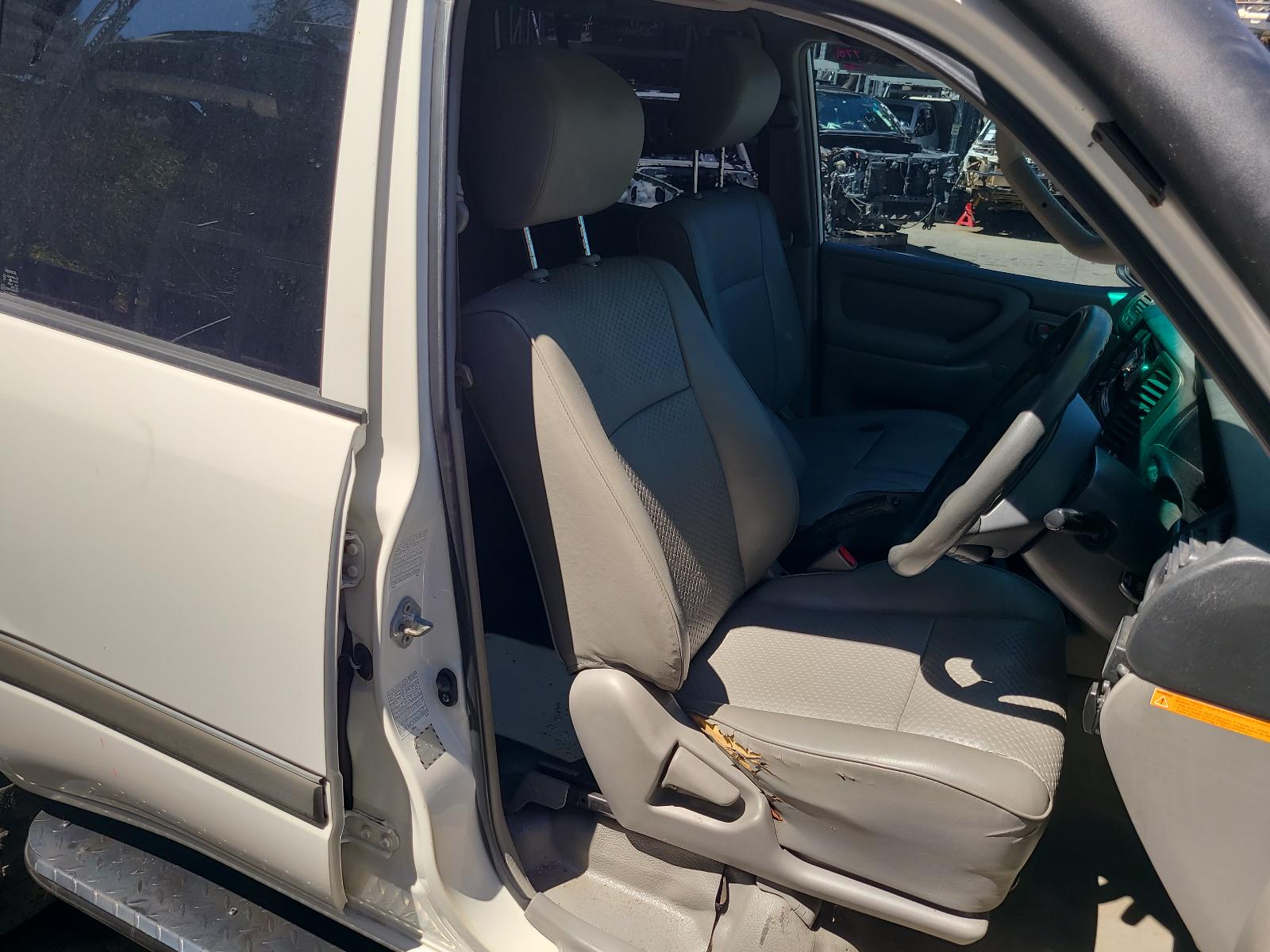 View Auto part Right Rear Door Sliding Toyota Landcruiser 2004
