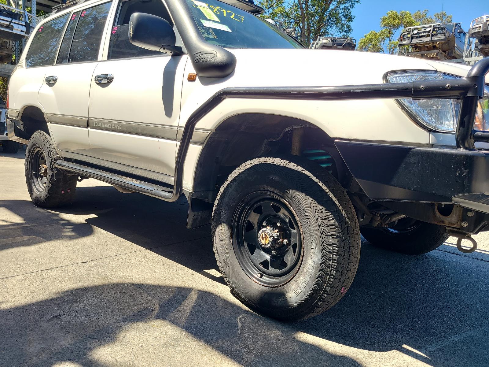 View Auto part Right Rear Door Sliding Toyota Landcruiser 2004