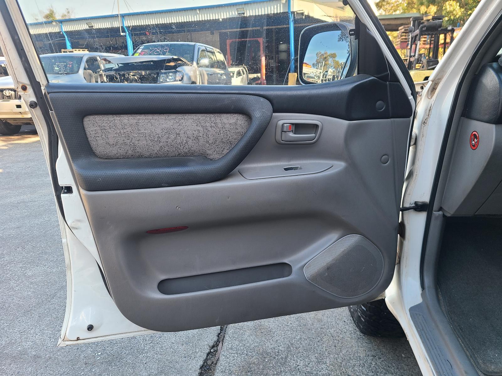 View Toyota Landcruiser 2003  