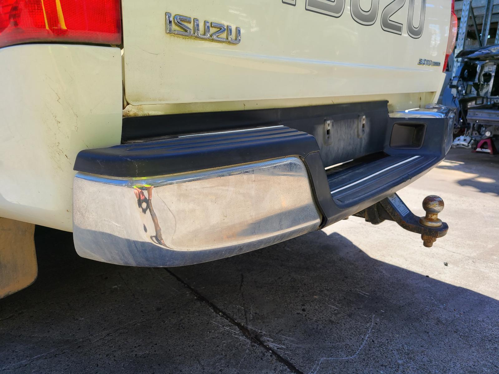 2012 Isuzu Dmax Front Seat View Auto part Front Seat Isuzu Dmax 2012