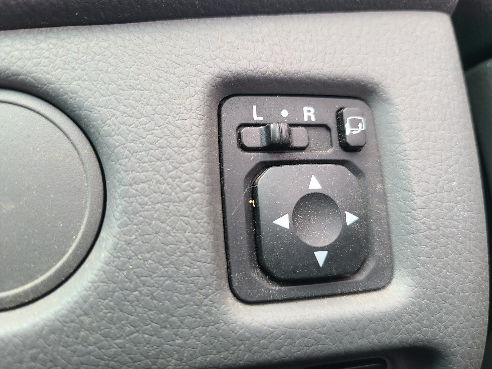 View Auto part Ecu Mitsubishi Triton 2017