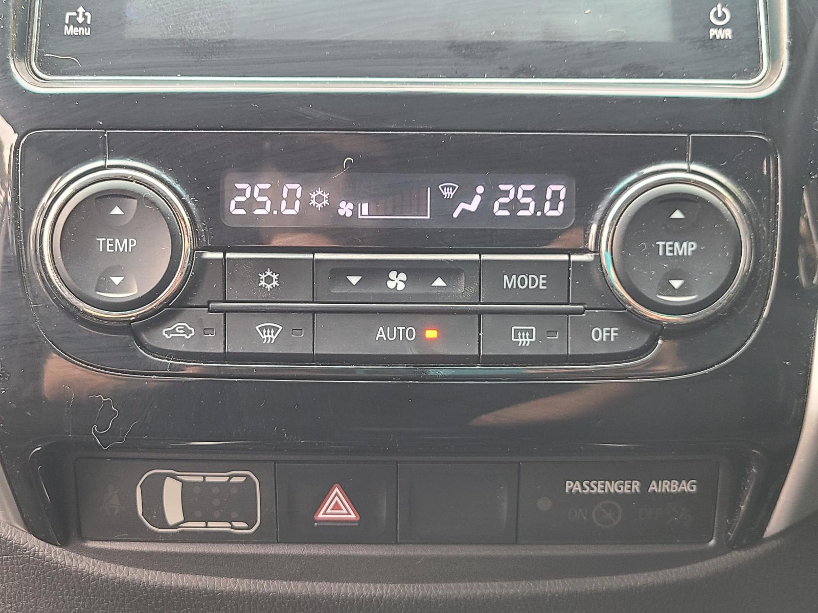 View Auto part Ecu Mitsubishi Triton 2017