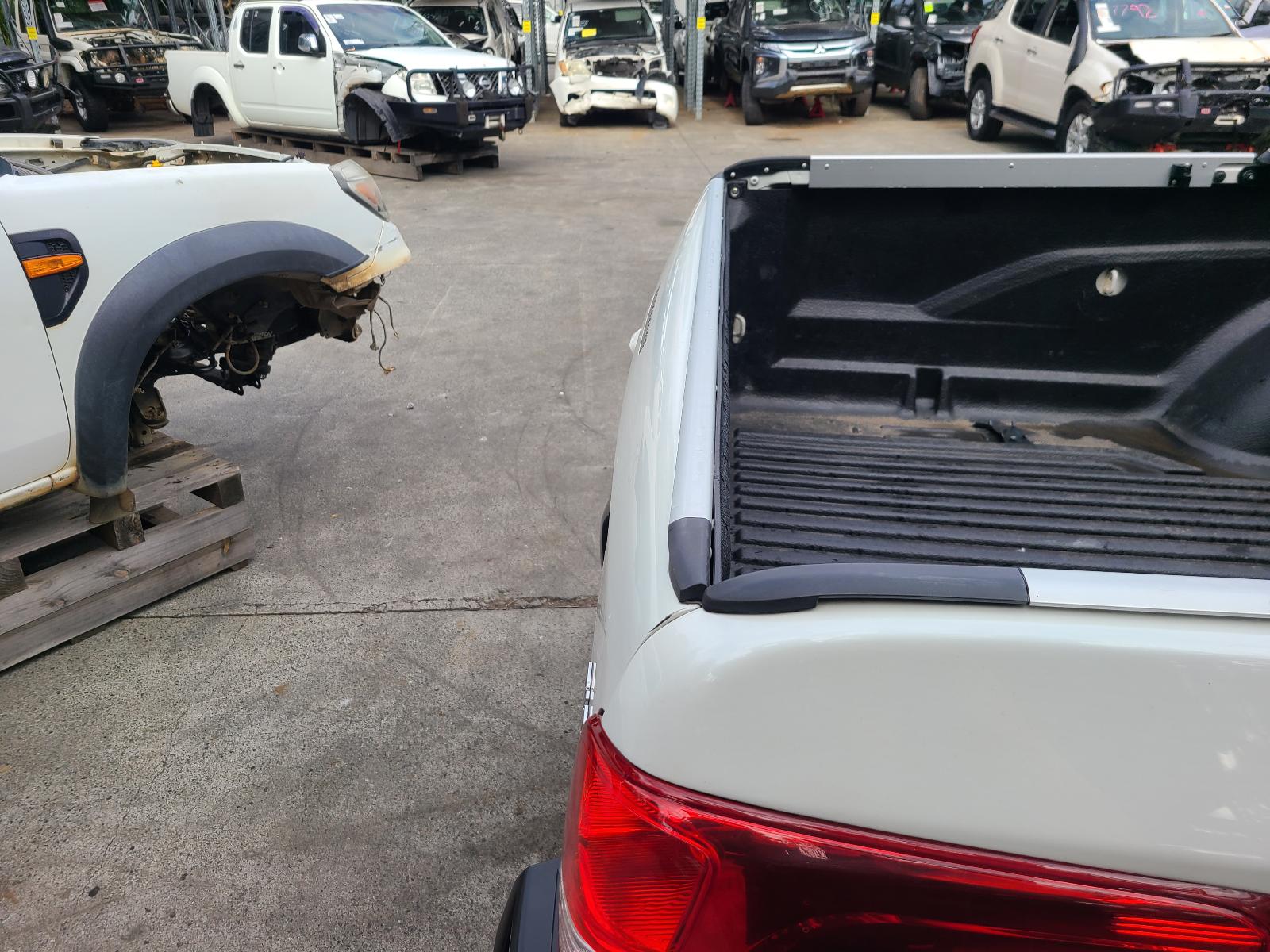 View Auto part Ecu Mitsubishi Triton 2017