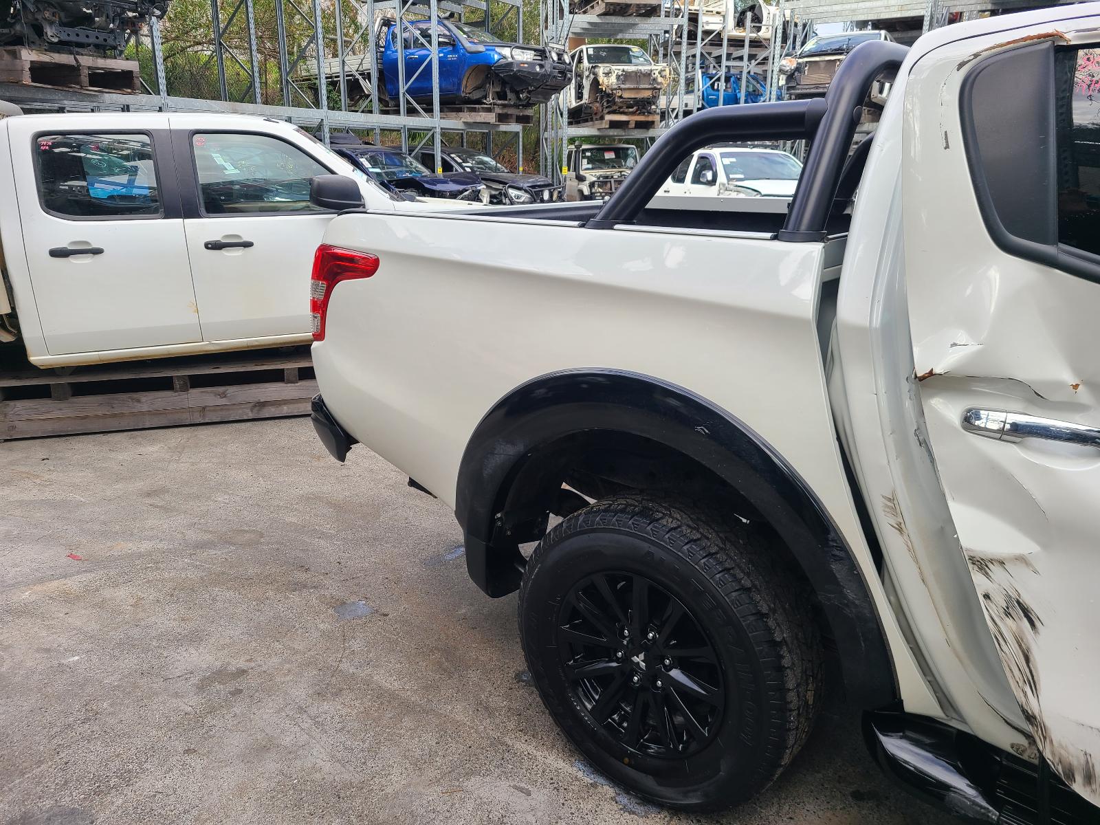 View Auto part Ecu Mitsubishi Triton 2017