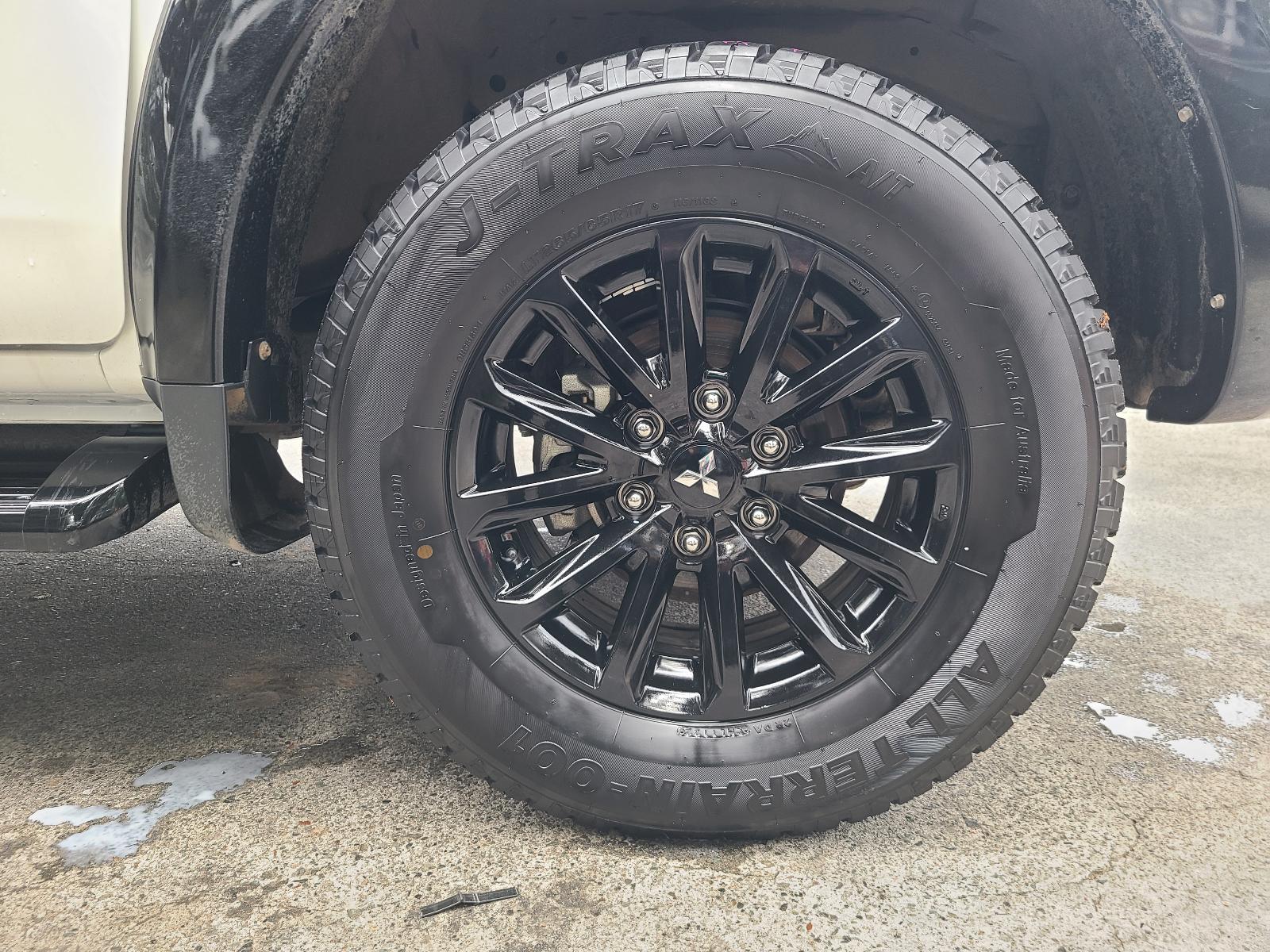 View Auto part Ecu Mitsubishi Triton 2017