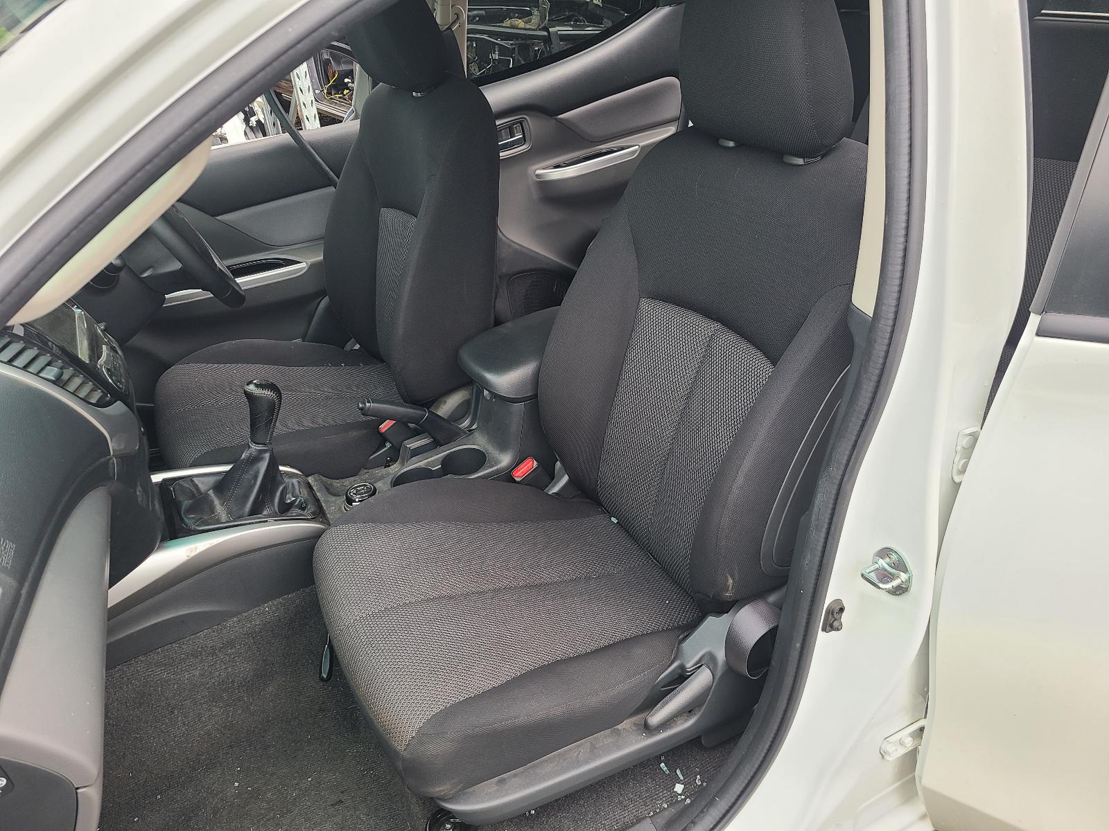 View Auto part Ecu Mitsubishi Triton 2017