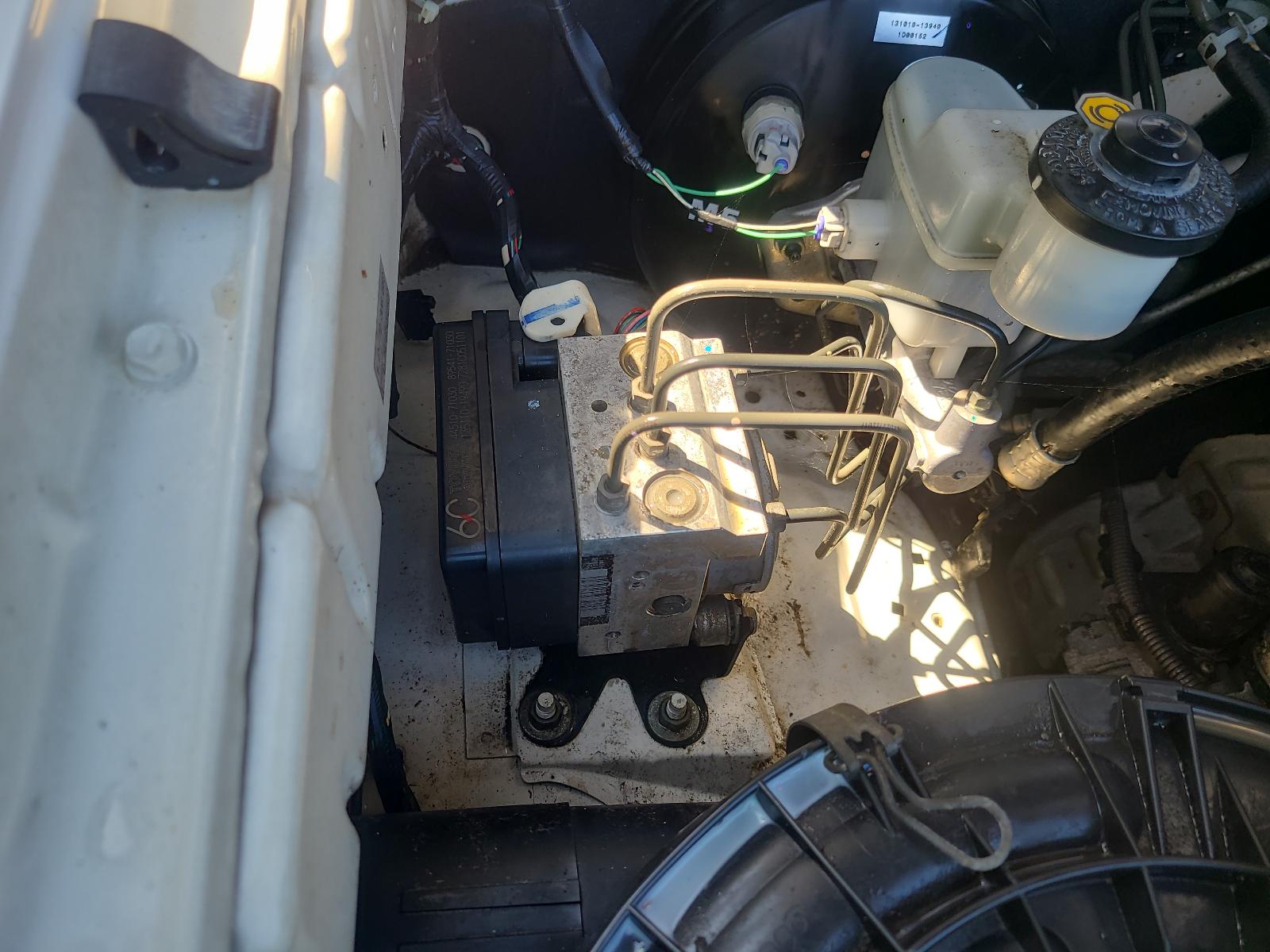 2011 Toyota Hilux Misc Switch/Relay View Auto part Misc Switch/Relay Toyota Hilux 2011