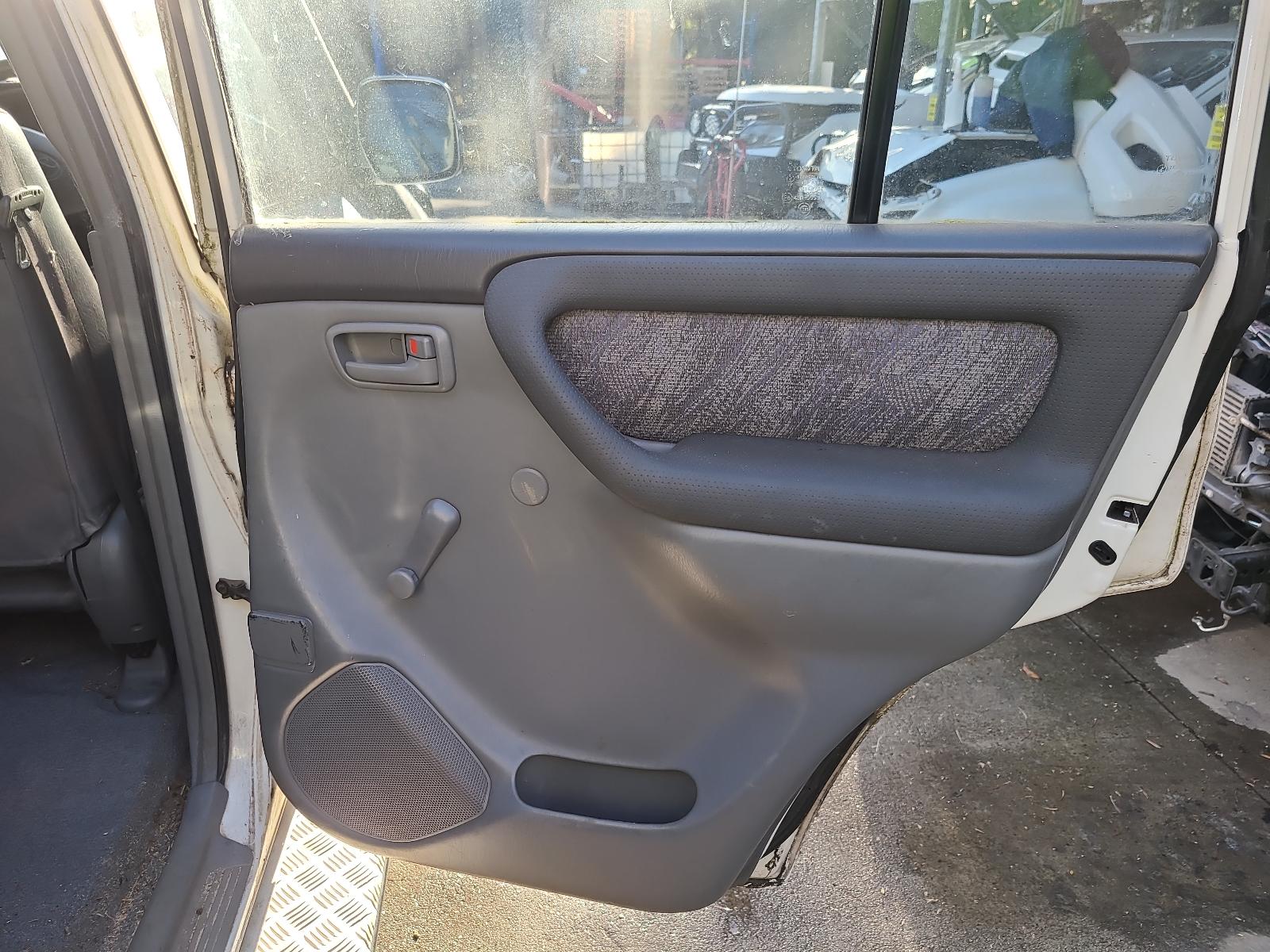 View Auto part Lift Kit Toyota Landcruiser 2000