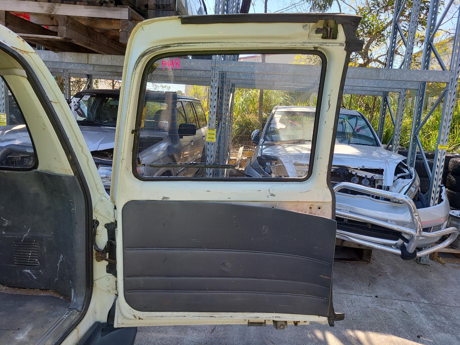 1991 Toyota Landcruiser Trans/Gearbox View Auto part Trans/Gearbox Toyota Landcruiser 1991