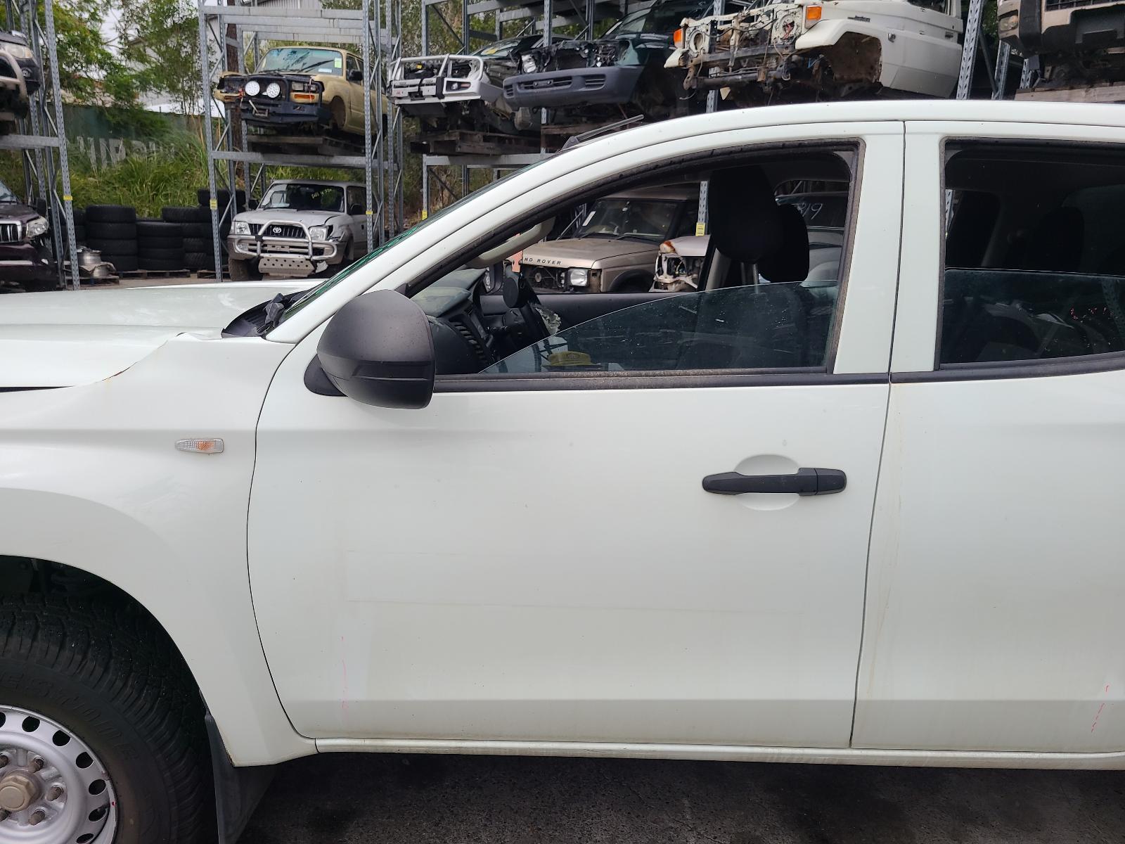 View Mitsubishi Triton 2019  