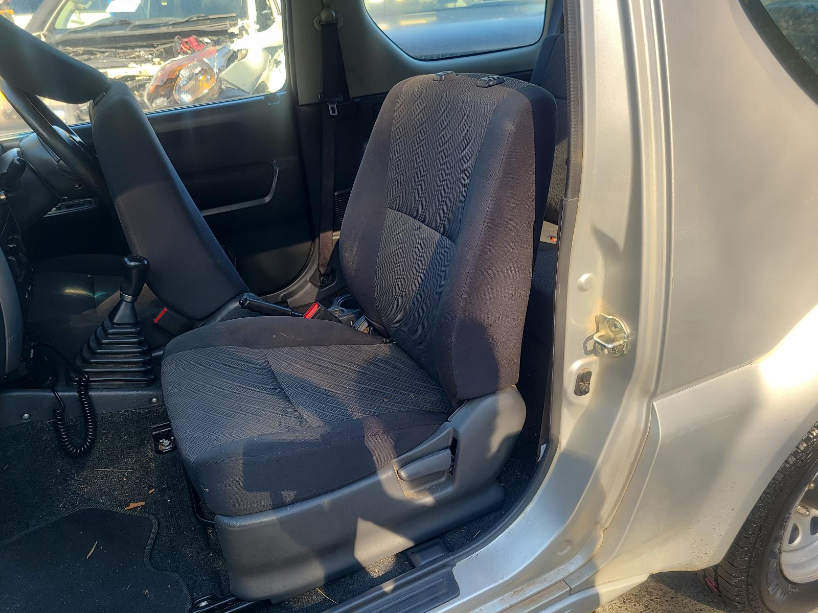 View Auto part Seatbelt/Stalk Suzuki Jimny 2013