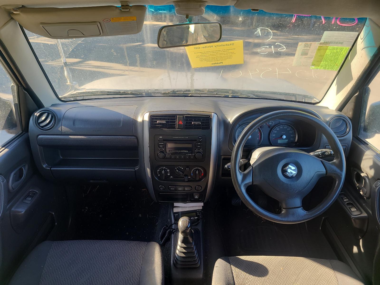 View Auto part Seatbelt/Stalk Suzuki Jimny 2013