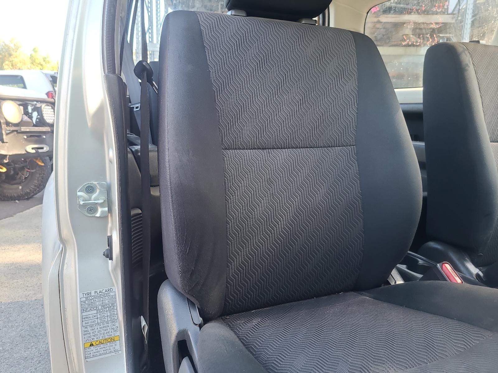 View Auto part Seatbelt/Stalk Suzuki Jimny 2013