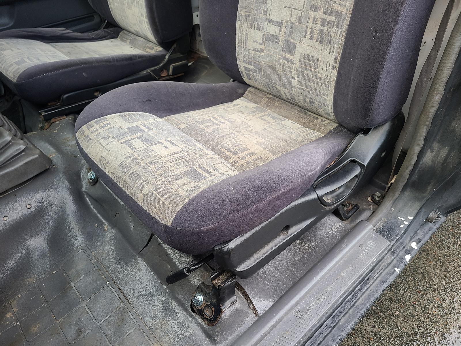 View Auto part Ashtray Nissan Navara 2002