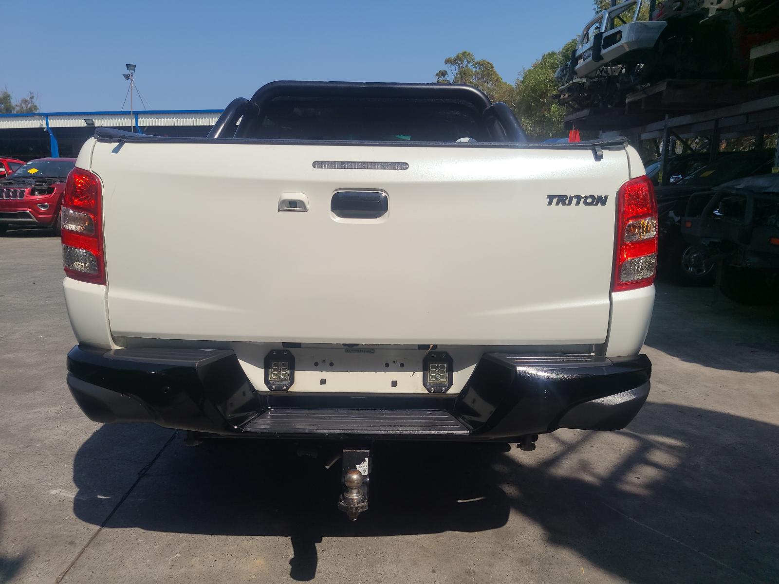 View Mitsubishi Triton 2018  
